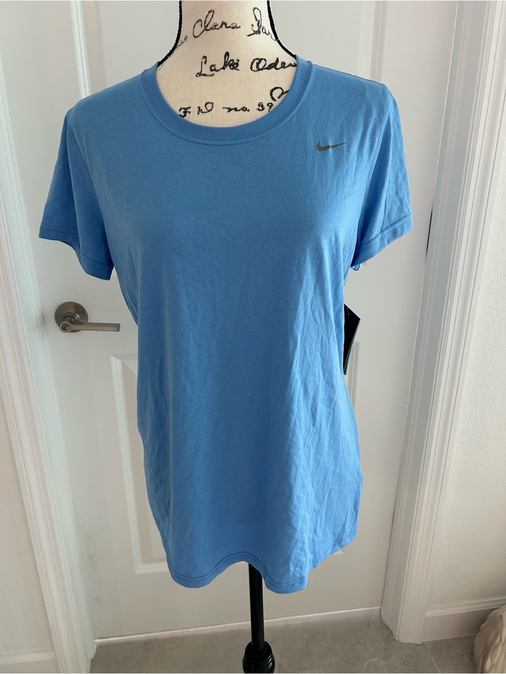 Nike Women’s Short-Sleeve Crewneck Tee in Light Blue NWT
